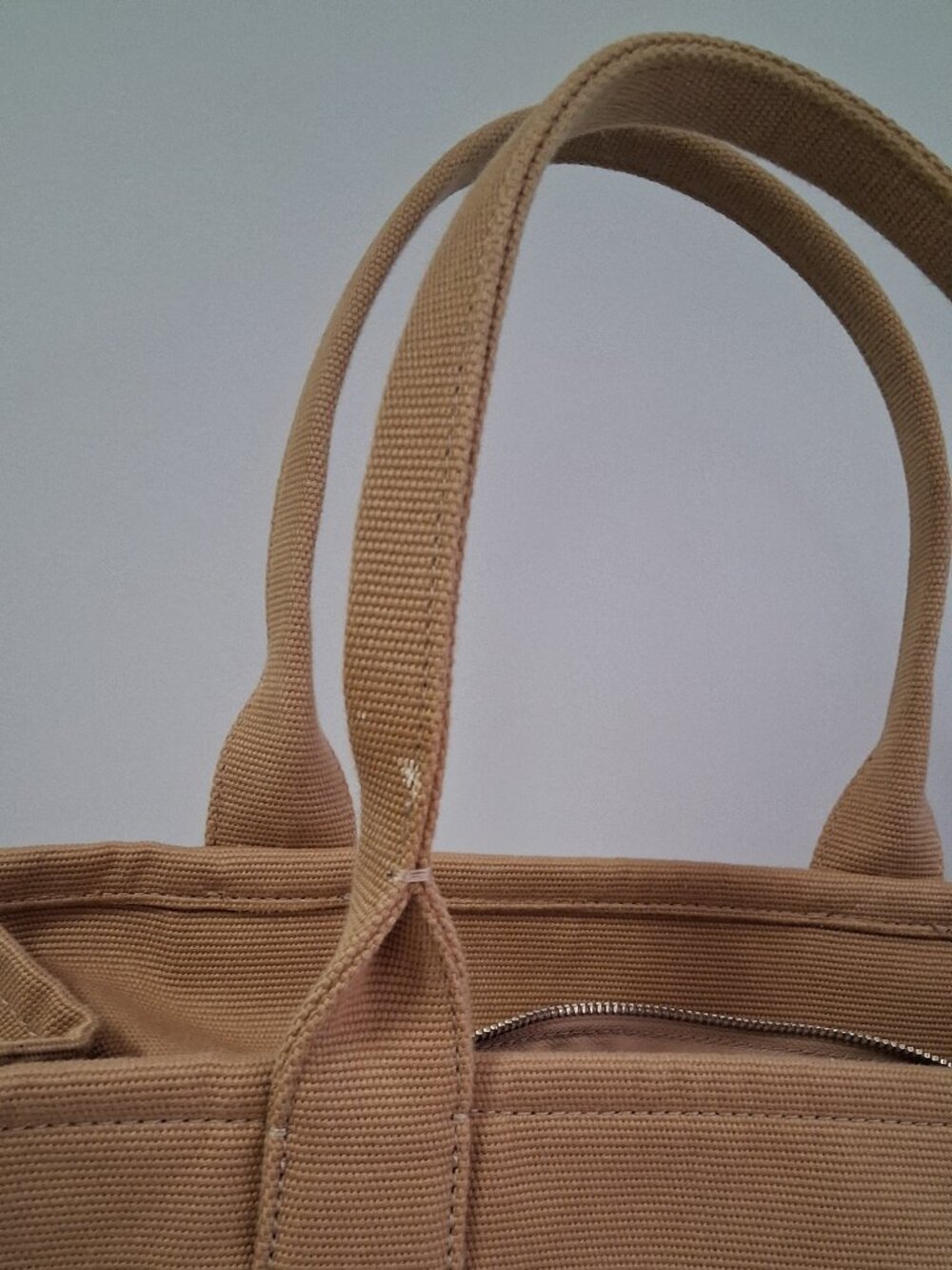 Marc Jacobs The Large Traveler Tote – Camel/Tan (Style M0017048-230) – New - Picture 8 of 10